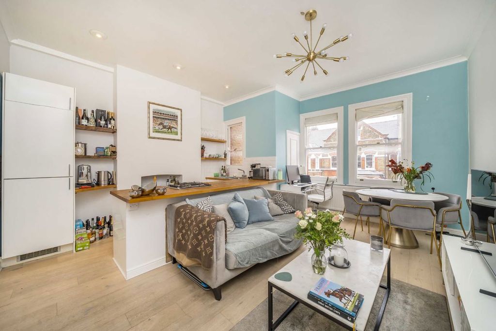 Property photo 2 of 6