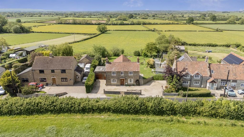 Property photo 1 of 35 Drone Picture