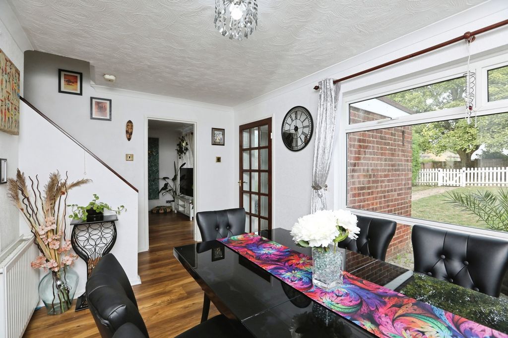 Property photo 3 of 15 Diner