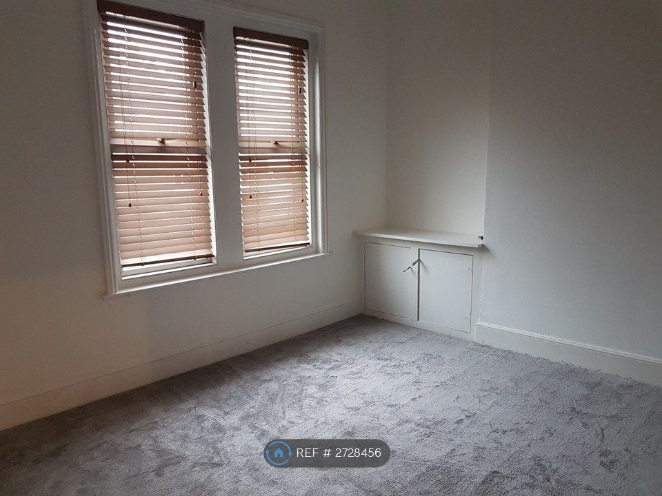 Property photo 2 of 13 Master Bedrooom