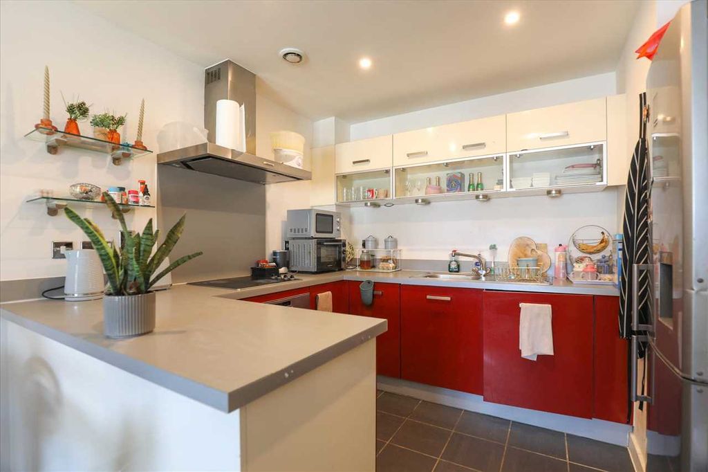 Property photo 2 of 11 Kitchen/ Reception