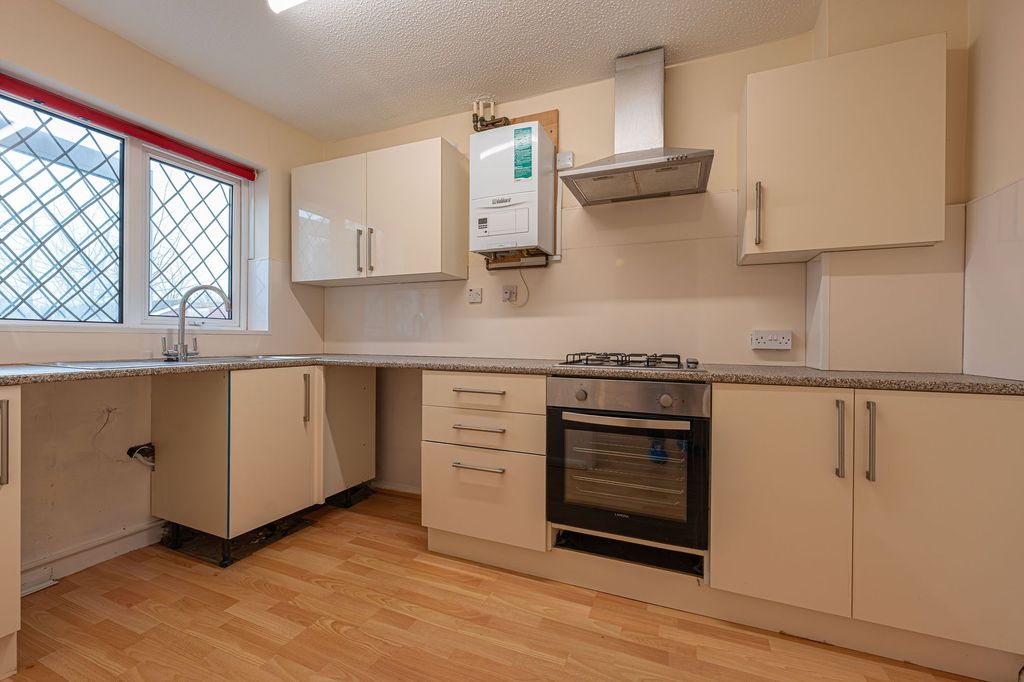 Property photo 3 of 26