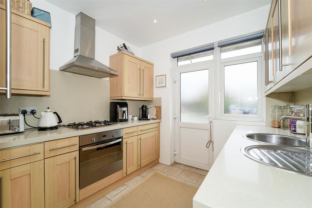 Property photo 2 of 9 Helliwell &amp; Co
