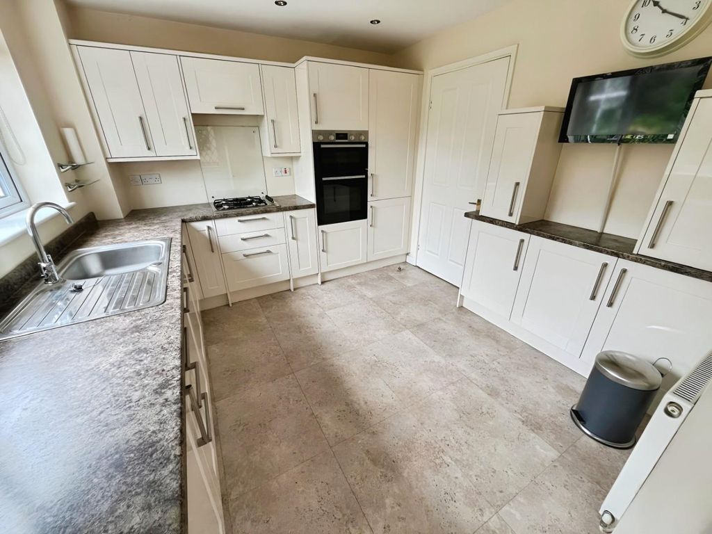 Property photo 3 of 20 4A08F79E-Cl8.Jpg