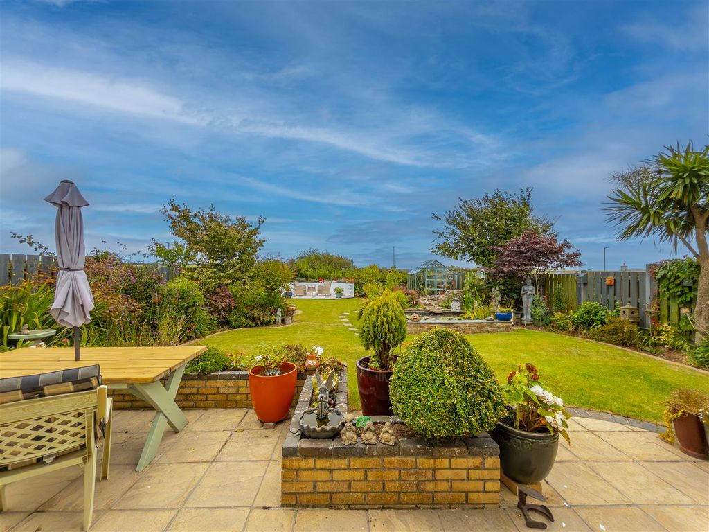 Property photo 2 of 35 39 Hellis Wartha, Helston-28.Jpg