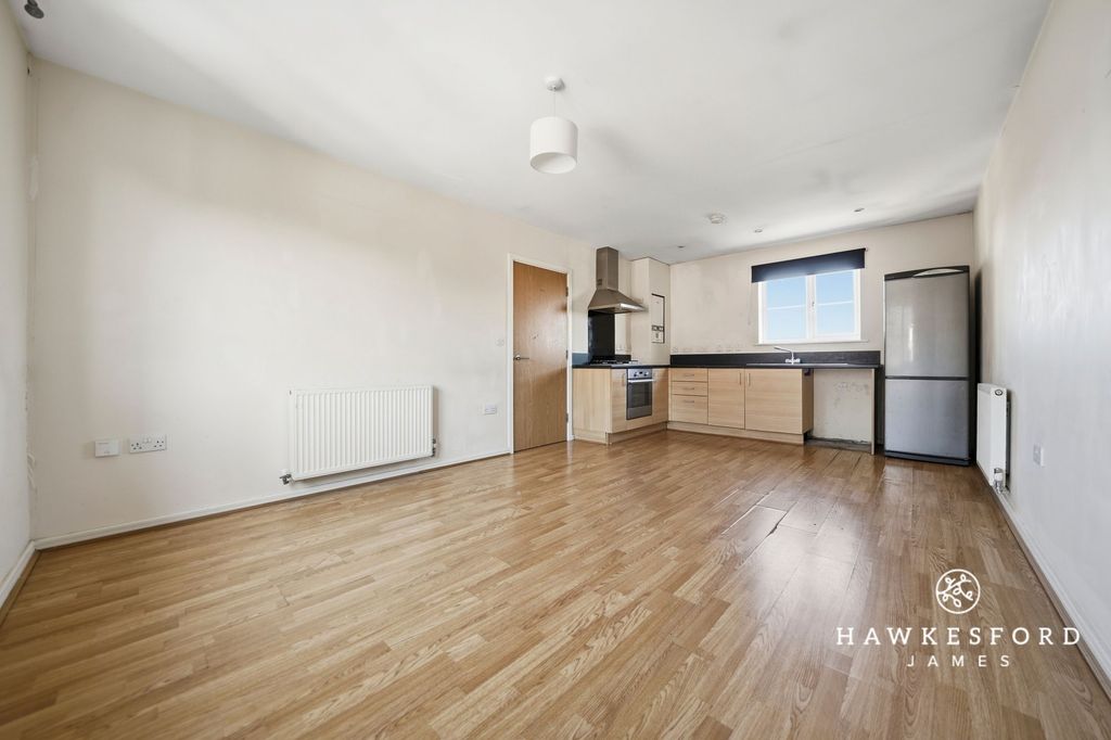 Property photo 2 of 9 Mulberry Way, Sittingbourne - Lounge