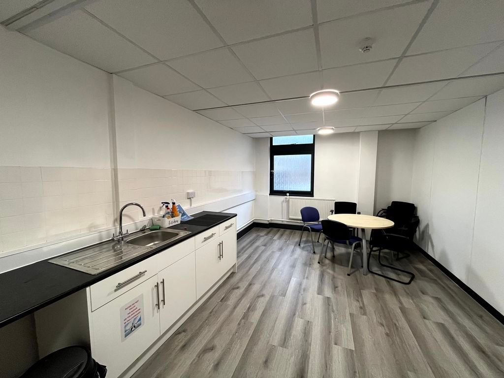 Property photo 3 of 4 Photo 10