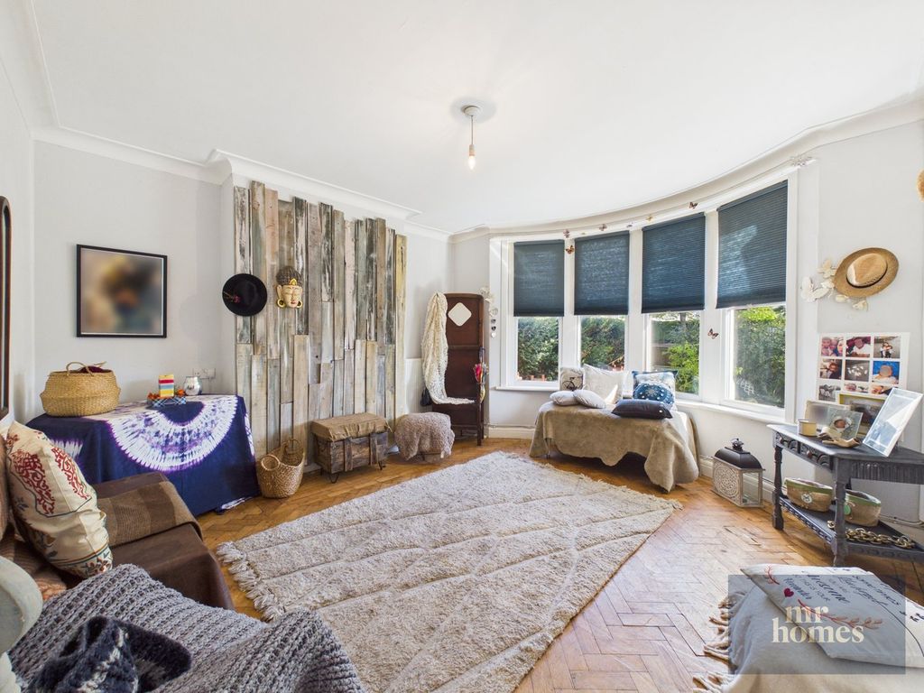 Property photo 2 of 48