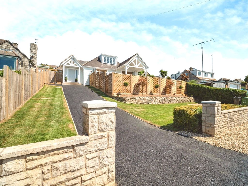 Property photo 2 of 34 Picture No. 76