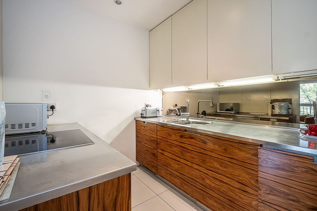 Property photo 3 of 9 Kitchen