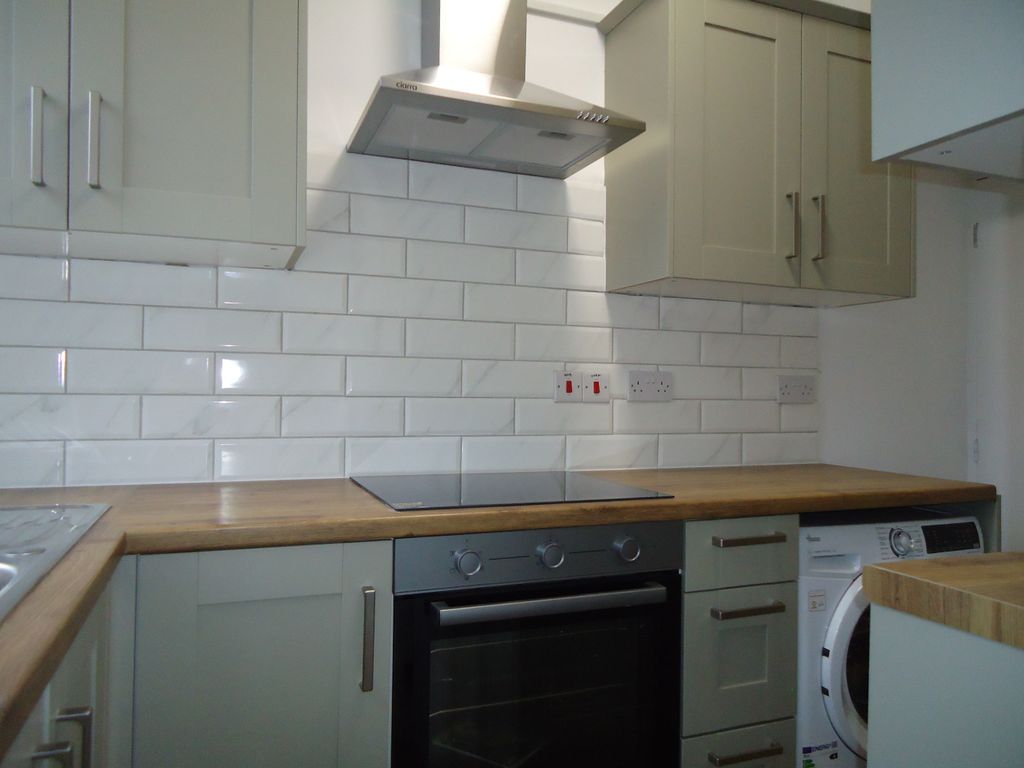 Property photo 3 of 12 Dsc01998