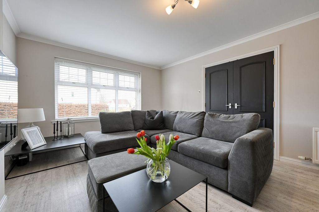 Property photo 3 of 31