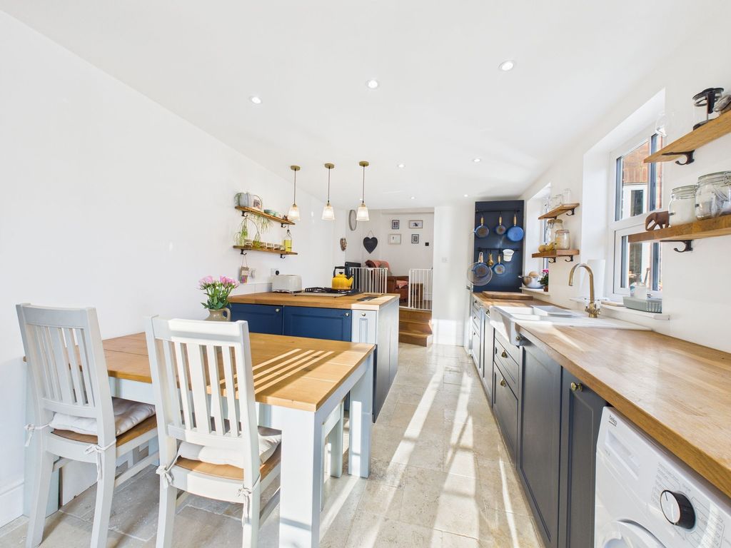 Property photo 3 of 15 Kitchen