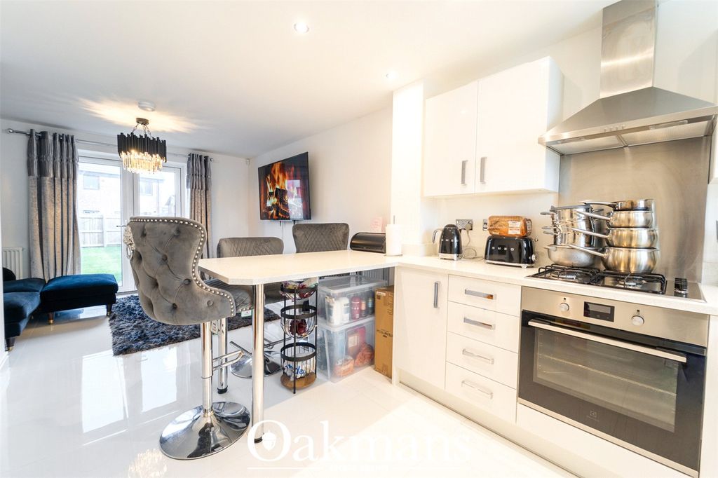 Property photo 2 of 19 Picture No. 18