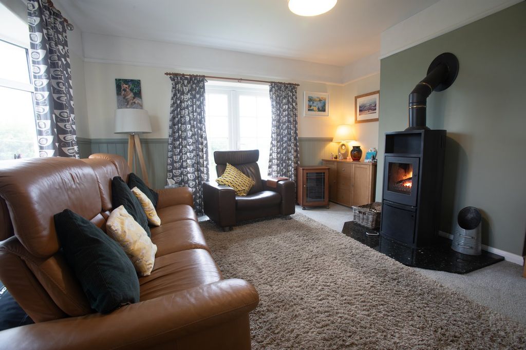 Property photo 3 of 28