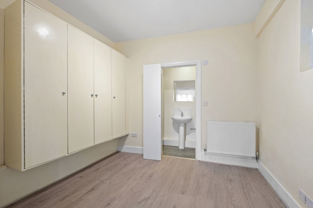 Property photo 2 of 10 Picture No. 03