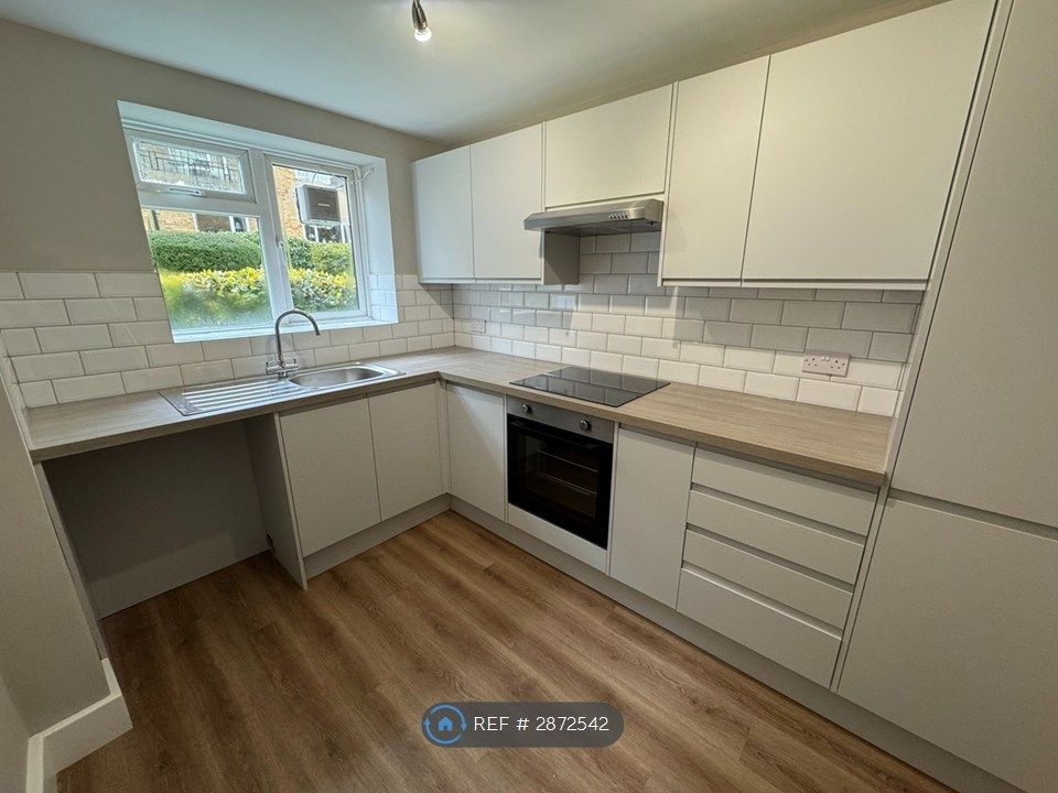 Property photo 3 of 16 Recently Fitted Kitchen