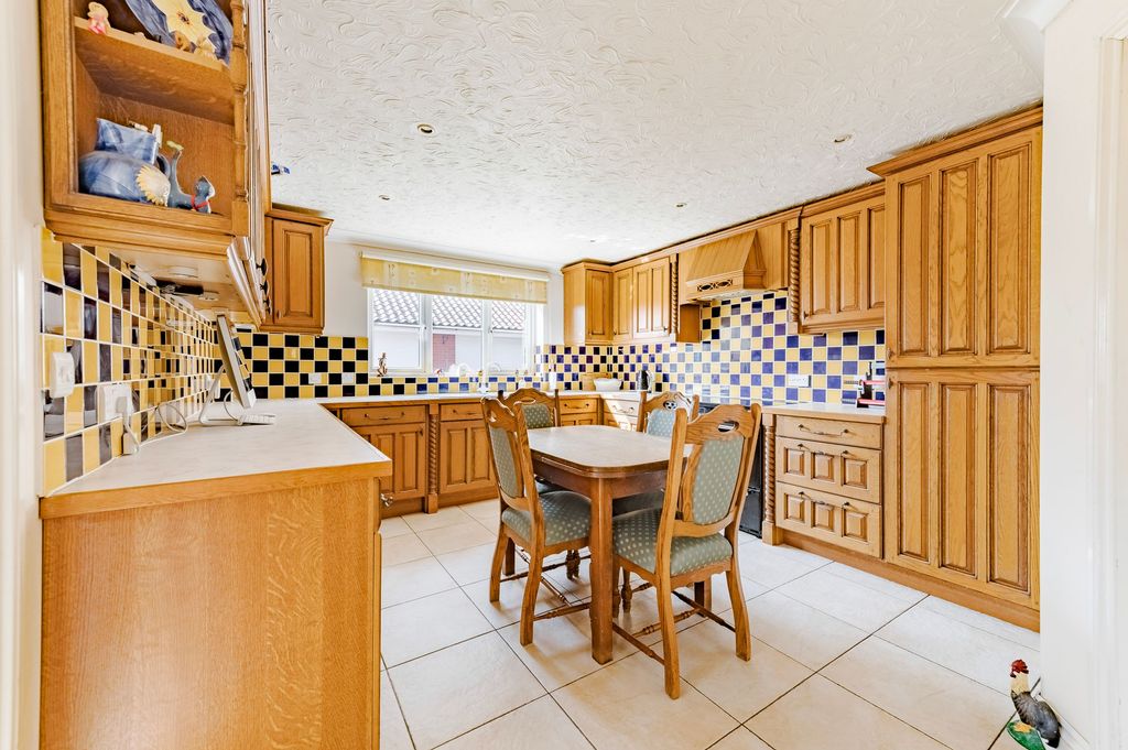 Property photo 3 of 29