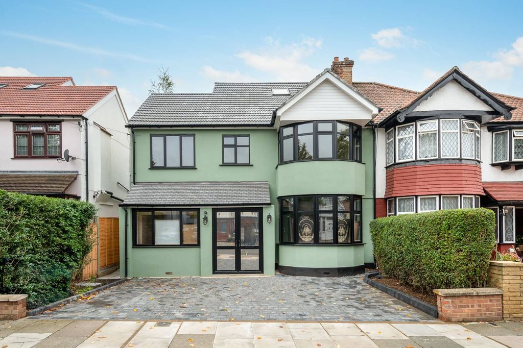 Property photo 2 of 20