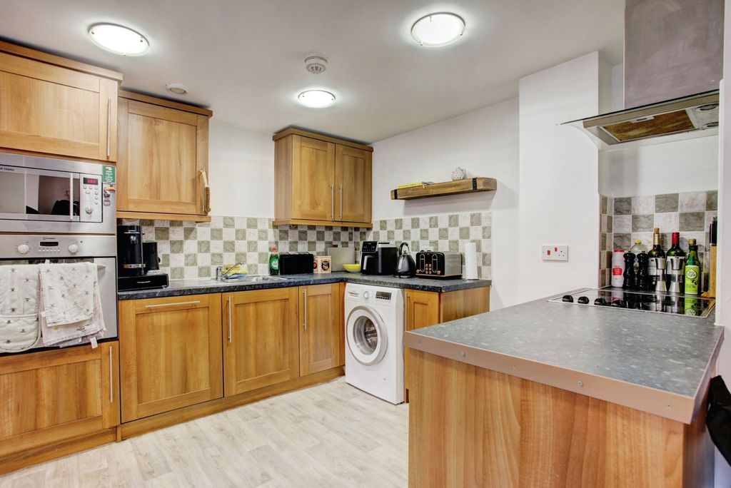 Property photo 3 of 12 Photo