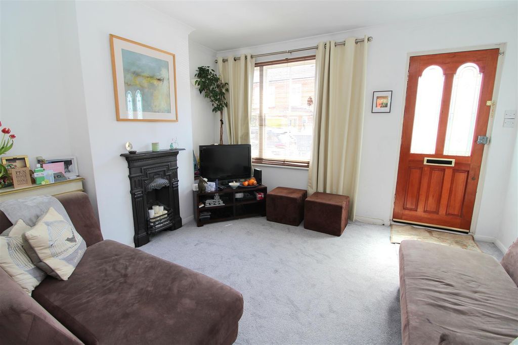 Property photo 2 of 11