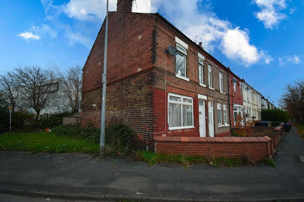Property photo 2 of 17