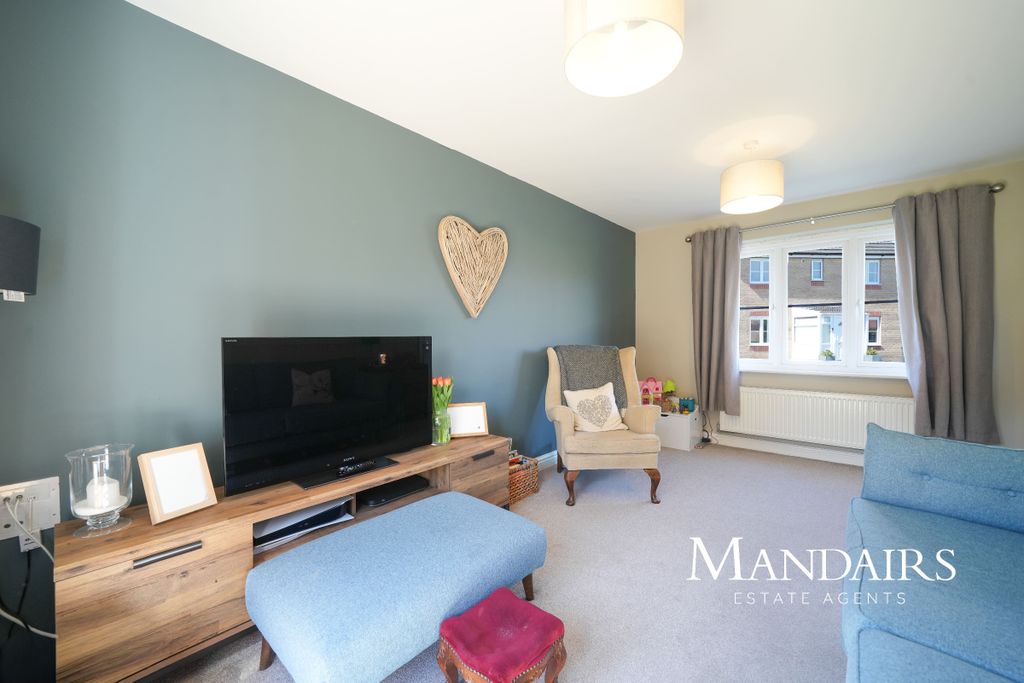 Property photo 3 of 34