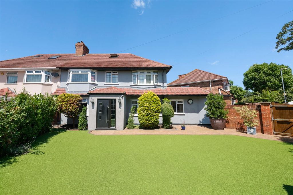 Property photo 1 of 23