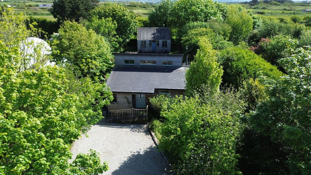 Property photo 3 of 25