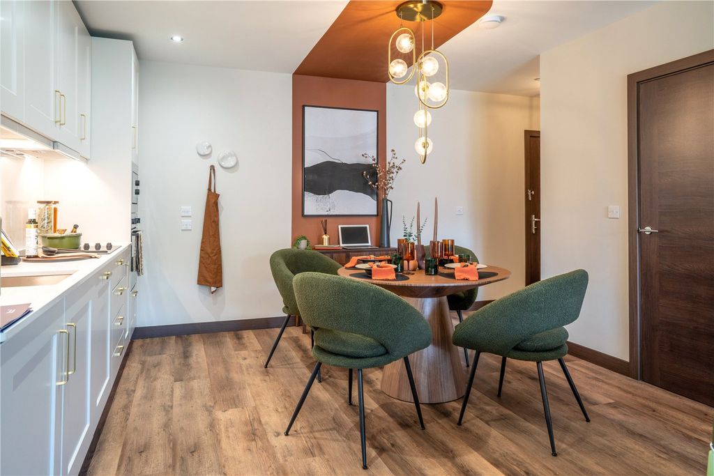 Property photo 2 of 9 Show Home