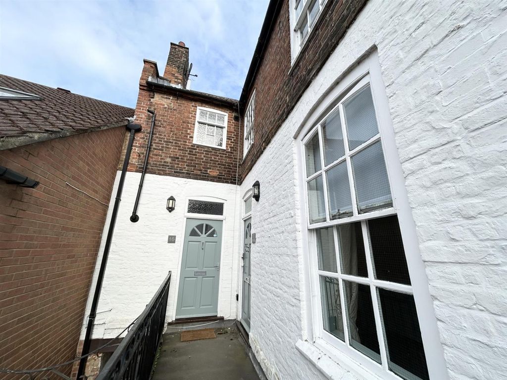 Property photo 1 of 18 Efc3Ed88-1517-47Da-8454-A797313Badce.Jpg