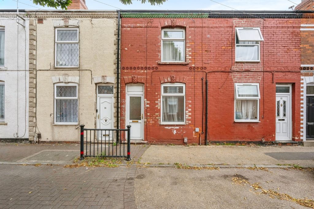 Property photo 1 of 17