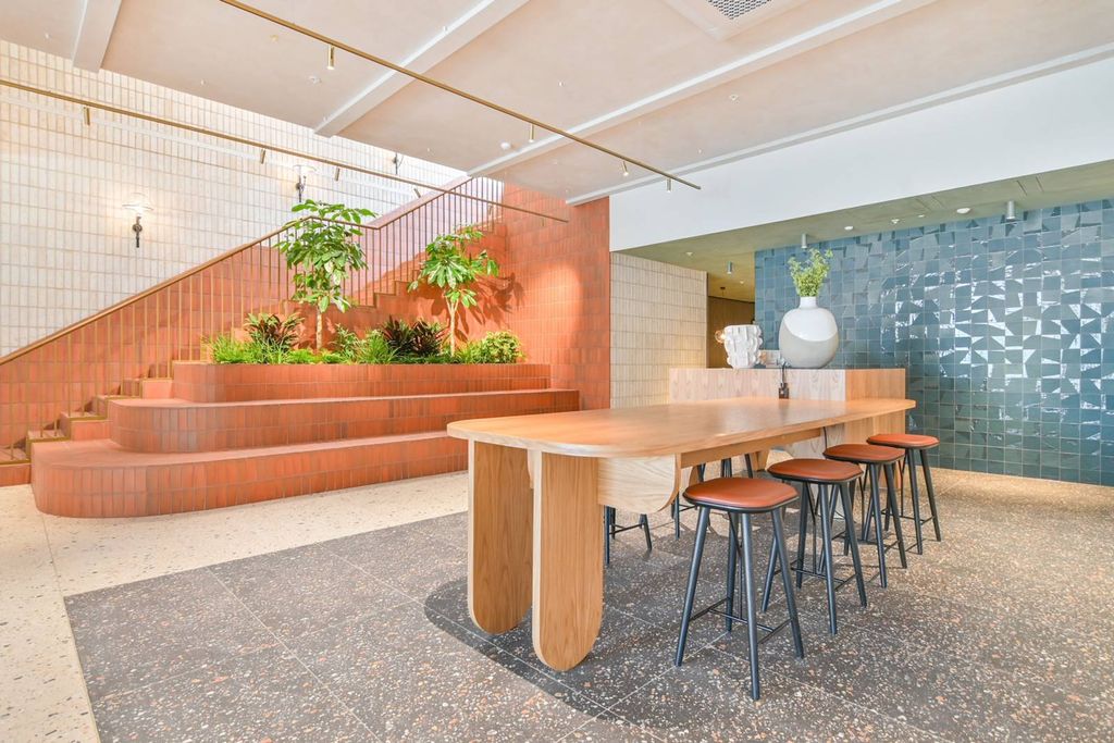 Property photo 2 of 28