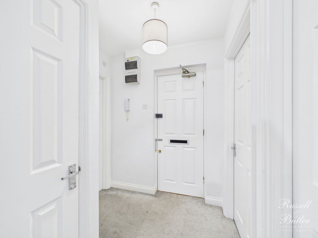 Property photo 3 of 9 Cam01995G0-Pr0398-Still004