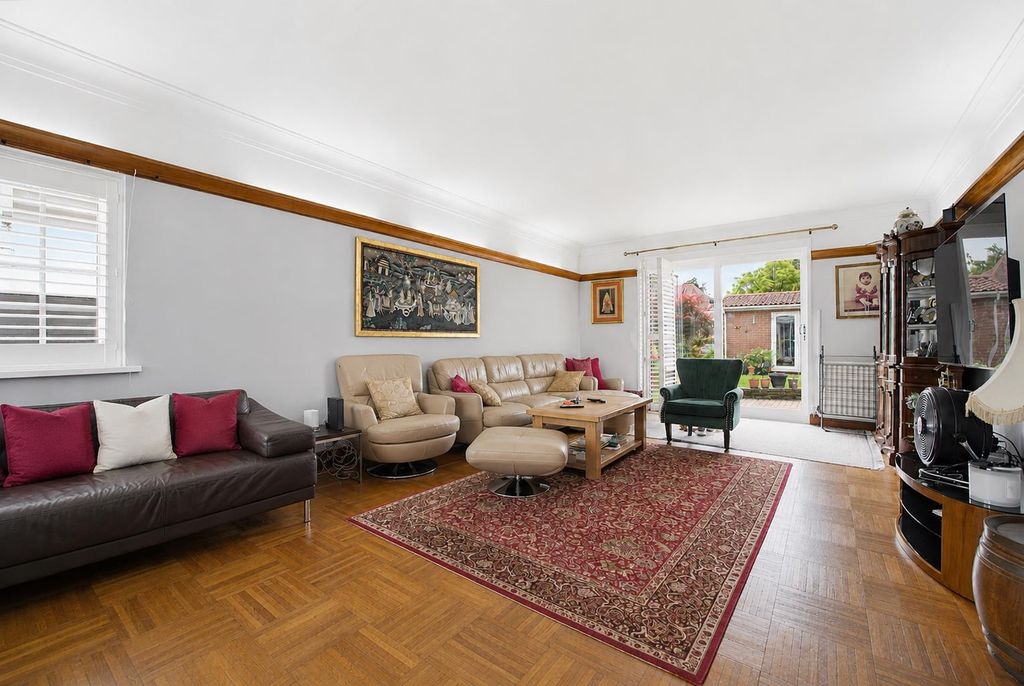 Property photo 3 of 19 649A Gwr Lounge 3.Jpg