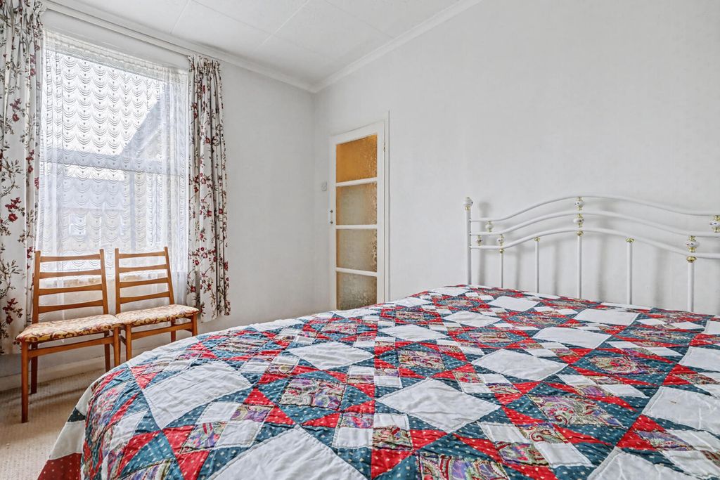 Property photo 3 of 20 Bedroom