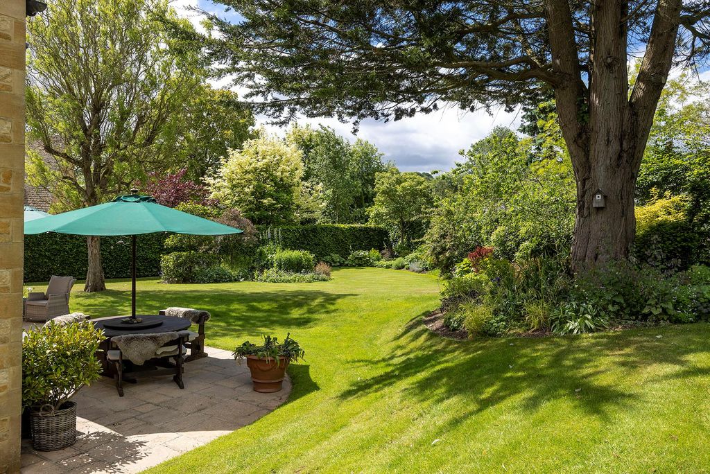 Property photo 2 of 34 Image