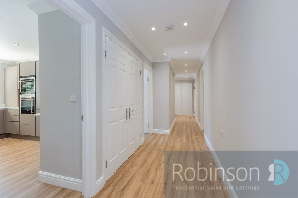 Property photo 2 of 13 16 Lockbridge Court-13