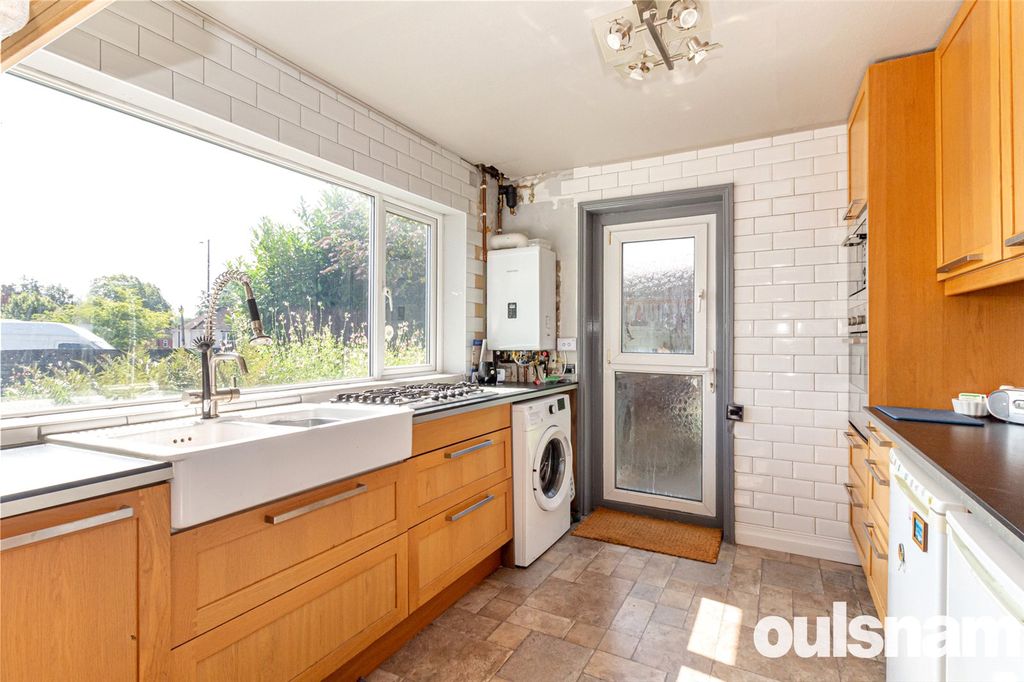 Property photo 2 of 17 Picture No. 14