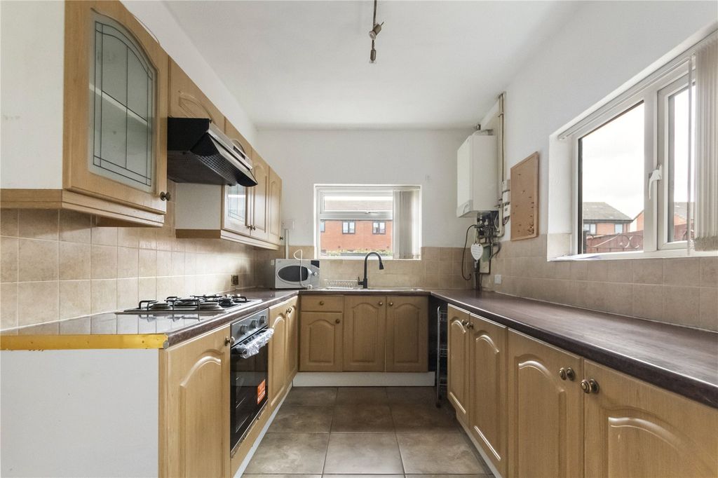 Property photo 2 of 11 Picture No. 17