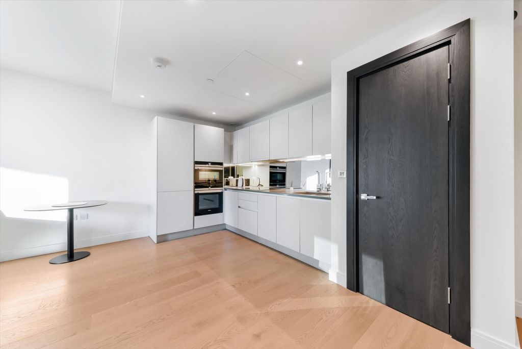 Property photo 2 of 19 Image