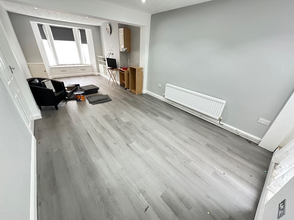Property photo 2 of 15 4509781
