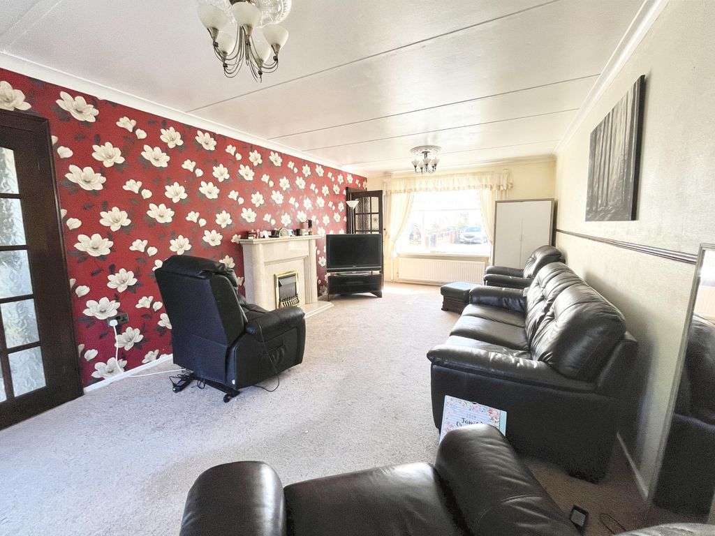 Property photo 3 of 13 Living Room