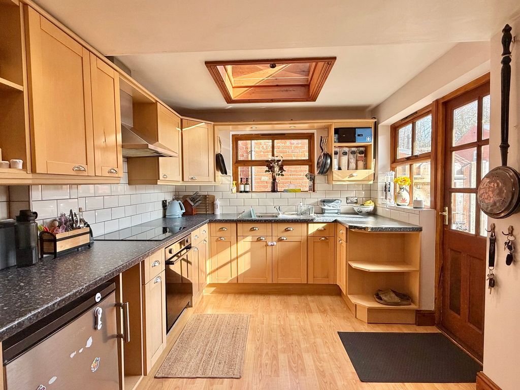 Property photo 3 of 19