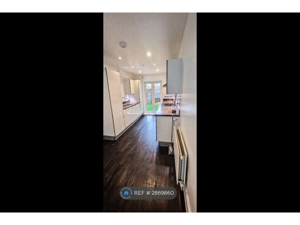 Property photo 3 of 15 Kitchen