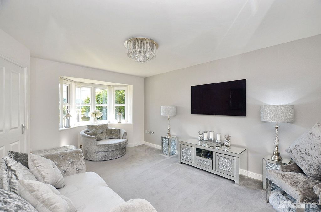 Property photo 2 of 27