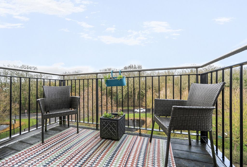 Property photo 3 of 16 1408440-13-698B36...