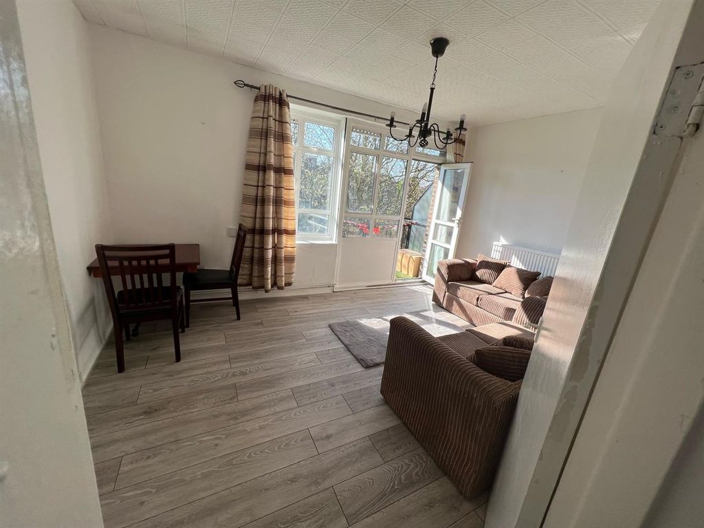 Property photo 1 of 8 63F0Ea7F-c9Fa-430d-8258-1Bfde9Fdb183.Jpg