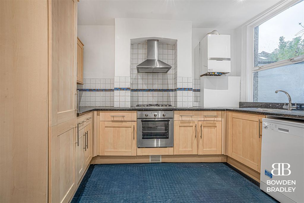 Property photo 3 of 14 Kitchen