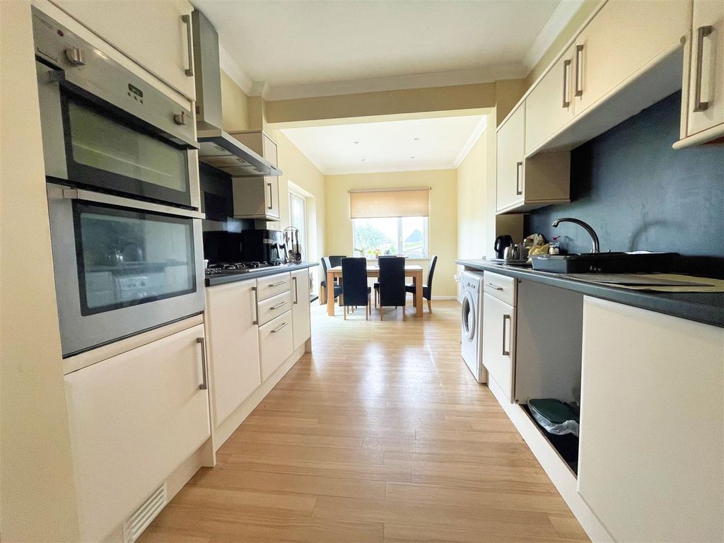 Property photo 1 of 13 Kitchen.Jpg
